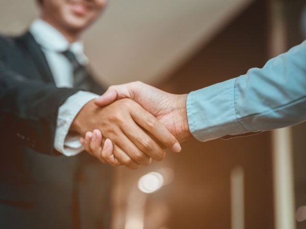EXCELENCIA EN LA CALIDAD DEL SERVICIO  Y ATENCIÓN AL CLIENTE